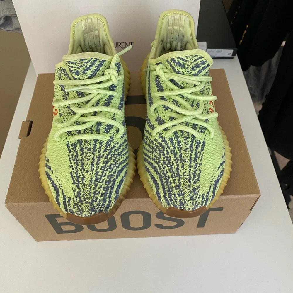 Yeezy Boost 350 V2 in Green. Size US 6 or 38 2/3. Authentic.
